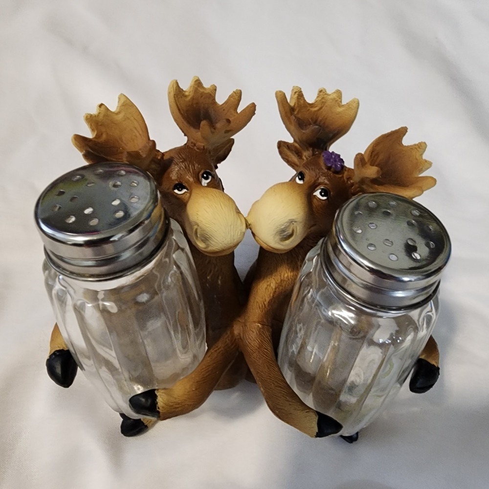 Cabin Decor Woodland Creek Vintage Kissing Moose SP Shakers